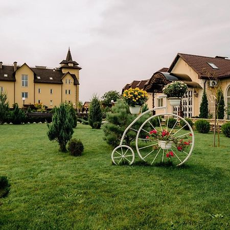 Готельно-Ресторанний Комплекс Прованс Парк โปชายิฟ ภายนอก รูปภาพ