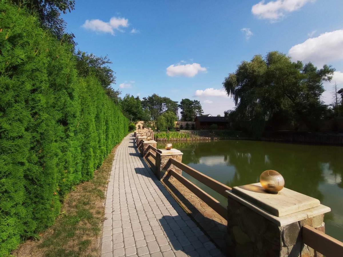 Готельно-Ресторанний Комплекс Прованс Парк โปชายิฟ ภายนอก รูปภาพ