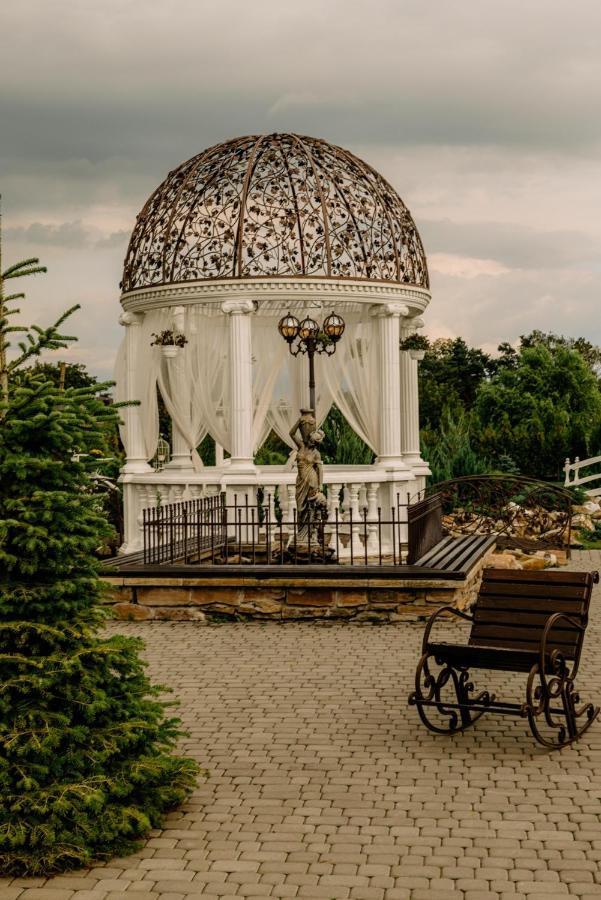 Готельно-Ресторанний Комплекс Прованс Парк โปชายิฟ ภายนอก รูปภาพ